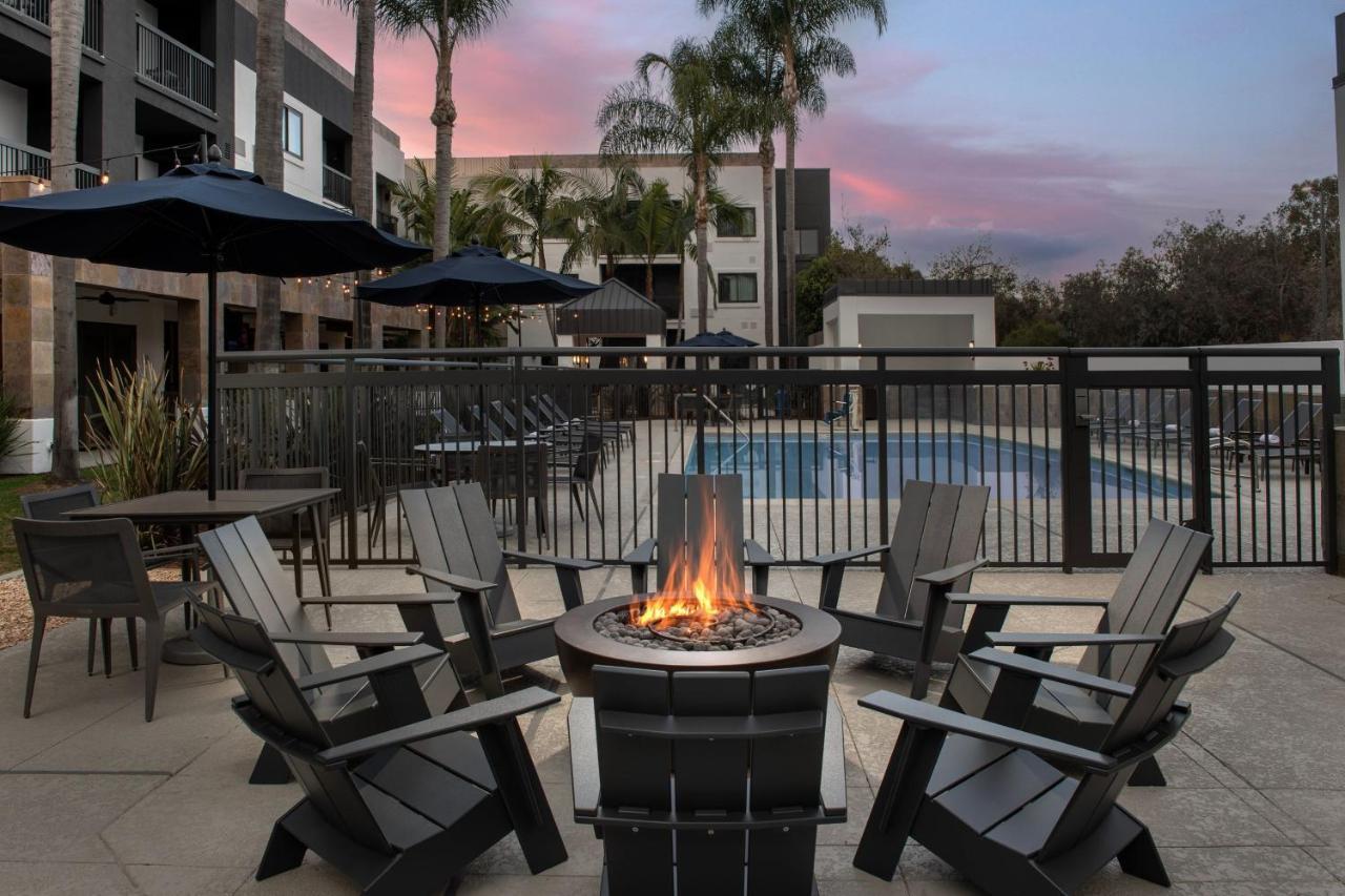Courtyard By Marriott San Diego Карлсбад Экстерьер фото