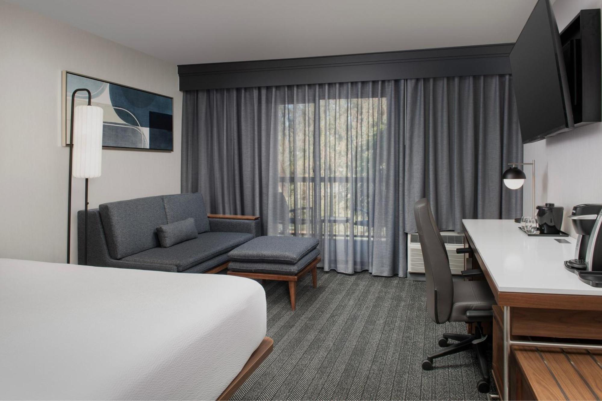 Courtyard By Marriott San Diego Карлсбад Экстерьер фото